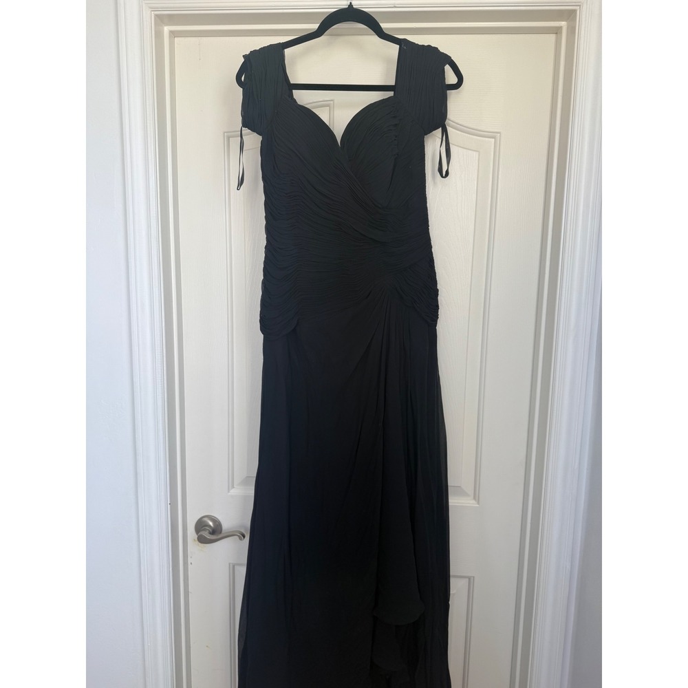 Tony Bowls‎ Evenings Black 100% Silk Ruched Formal Gown - Size 14